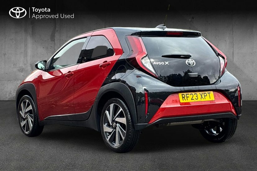 Toyota Aygo X 1.0 Vvt-i Edge Hatchback 72 Ps Black #4