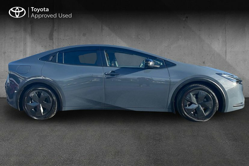 Toyota Prius 2.0 13.6Kwh Design Hatchback Plug-in Hy #4