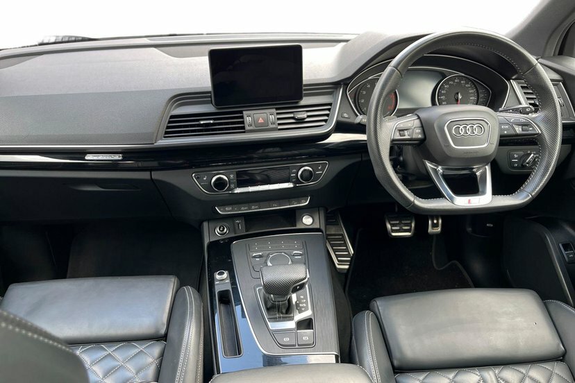 Audi Q5 Black #9