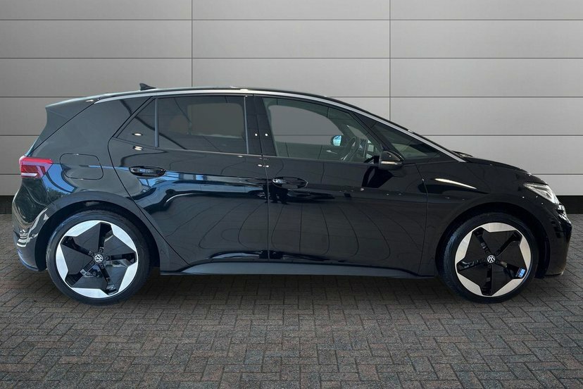 Volkswagen ID.3 Pro 59Kwh Match Hatchback 204 P Black #4