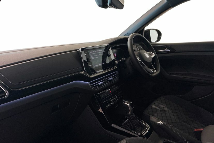 Volkswagen T-Cross 1.5 Tsi Black Edition Suv Dsg 150 Ps Black #2