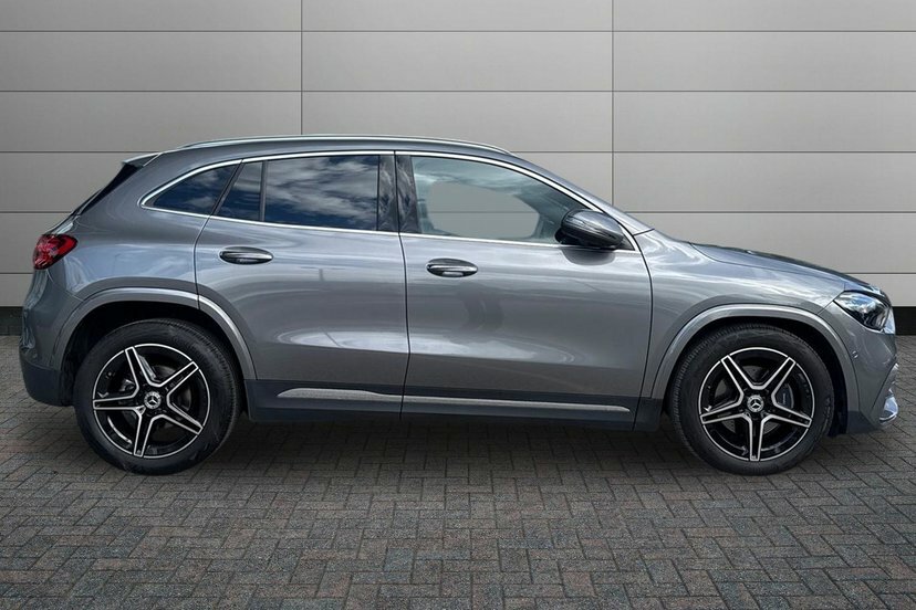 Mercedes-Benz GLA Class 2.0 Gla200d Amg Line Executive Suv 8G Grey #3