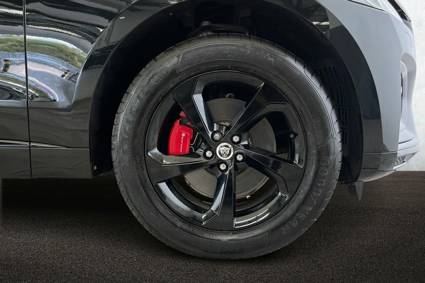 Jaguar F-Pace R-dynamic Black Black #8