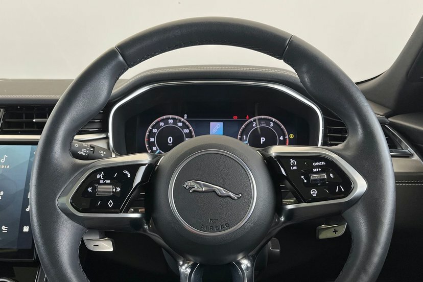 Jaguar F-Pace R-dynamic Black Black #31