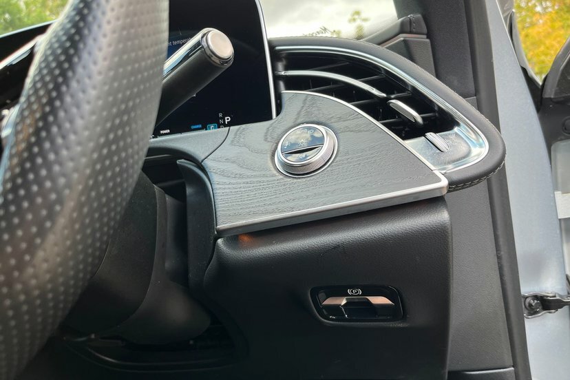 Mercedes-Benz E Class Saloon Black #15