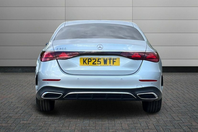 Mercedes-Benz E Class Saloon Black #12