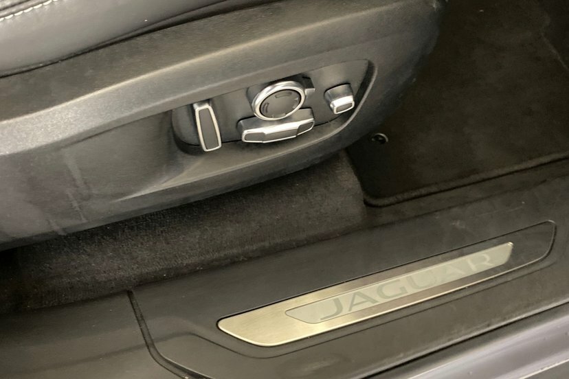 Jaguar F-Pace R-dynamic S Grey #23