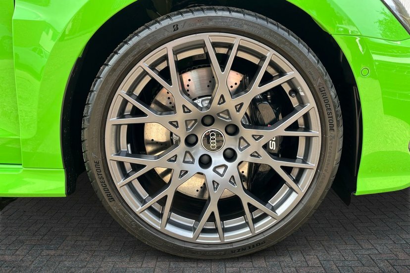 Audi RS3 2.5 Tfsi Carbon Black Sportback S Troni Green #5