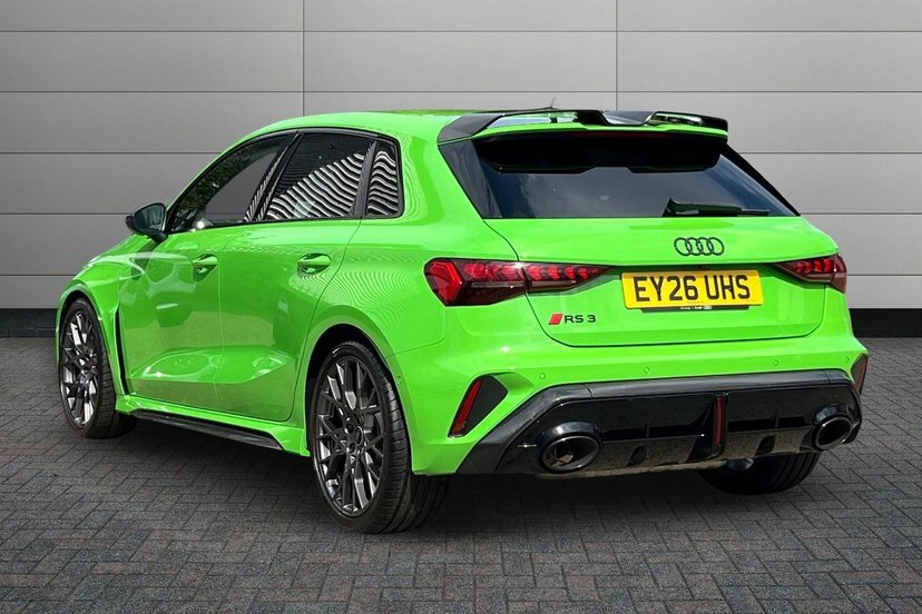 Audi RS3 2.5 Tfsi Carbon Black Sportback S Troni Green #3