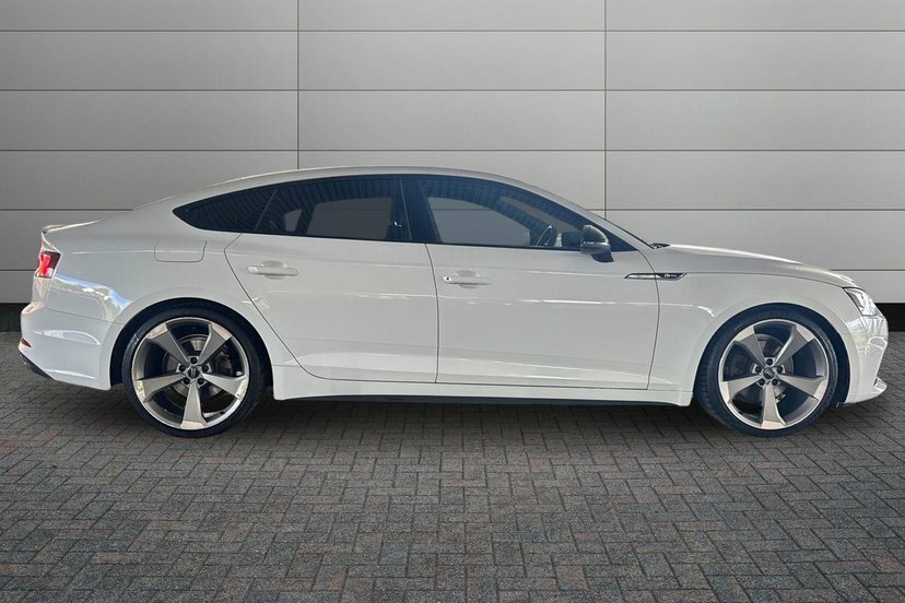 Audi A5 2.0 Tfsi 40 Black Edition Sportback S T White #4
