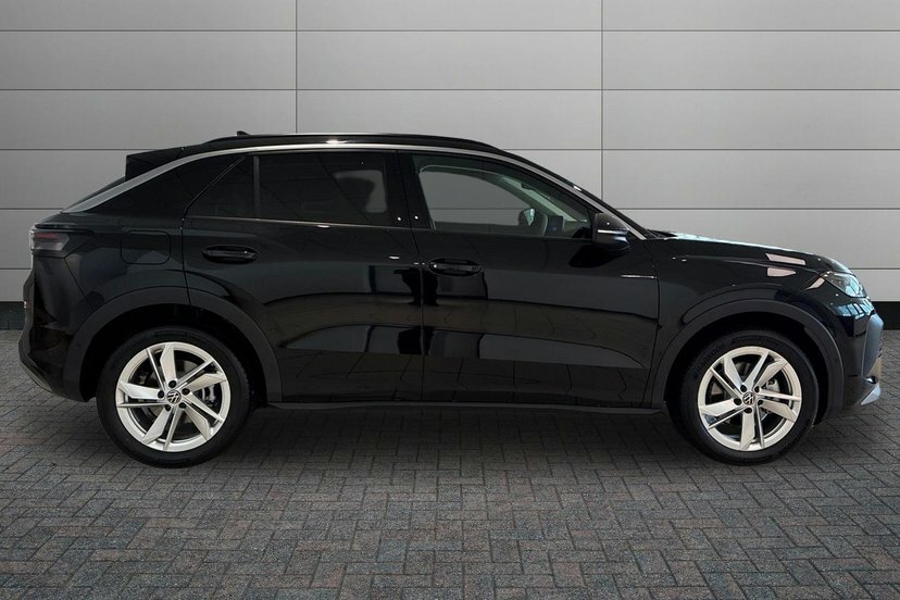 Volkswagen T-Roc 1.5 Etsi Mhev Life Suv Hybrid Dsg 150 Black #4