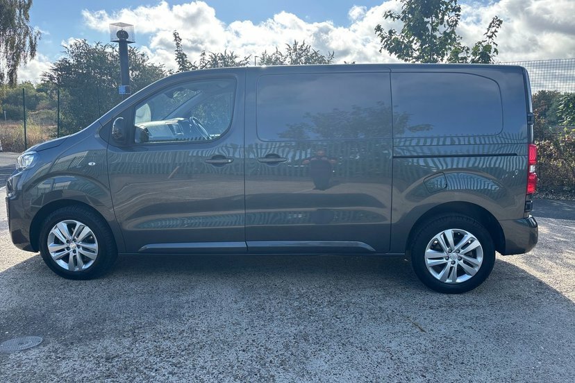 Peugeot Expert Professional Medium White #9