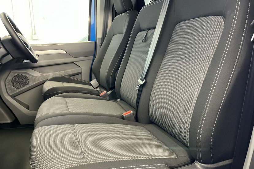 Volkswagen E-Transporter 100Kw 65Kwh Commerce Plus Van White #8