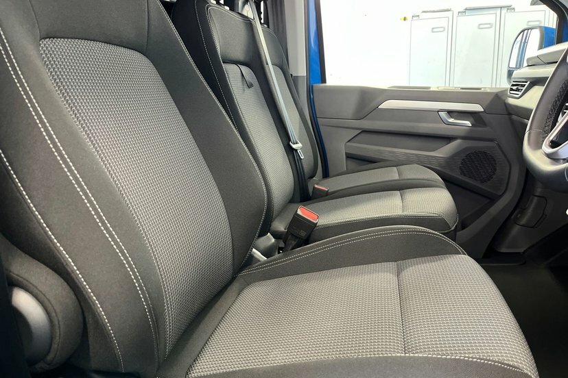 Volkswagen E-Transporter 100Kw 65Kwh Commerce Plus Van White #7