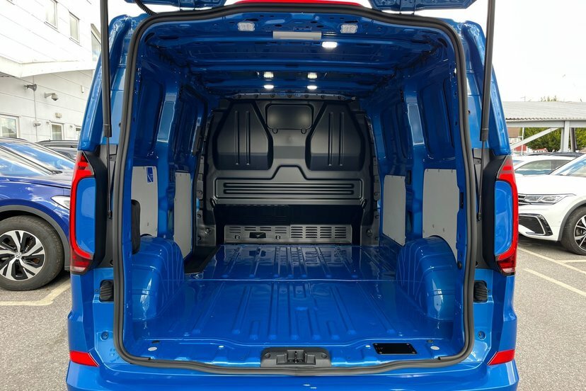 Volkswagen E-Transporter 100Kw 65Kwh Commerce Plus Van White #15