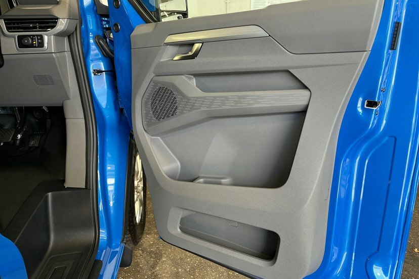 Volkswagen E-Transporter 100Kw 65Kwh Commerce Plus Van White #12