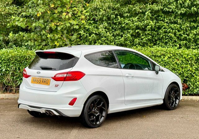 Ford Fiesta Hatchback NK69RRO White #4