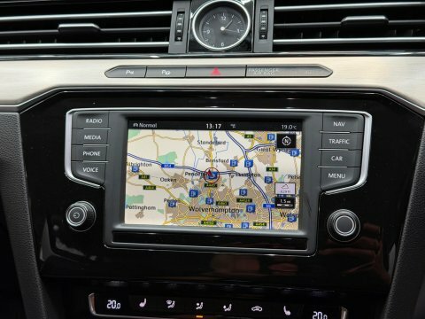 Volkswagen Passat S Black #68