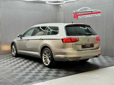 Volkswagen Passat S Black #15