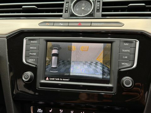 Volkswagen Passat S Black #76