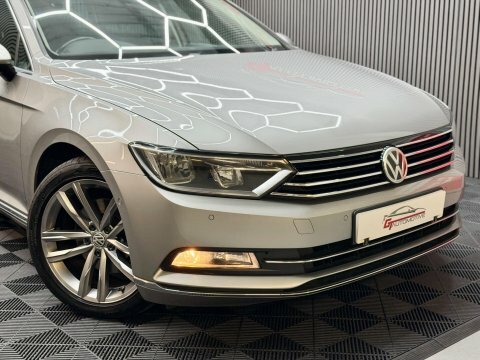 Volkswagen Passat S Black #22