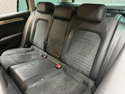 Volkswagen Passat S Black #45