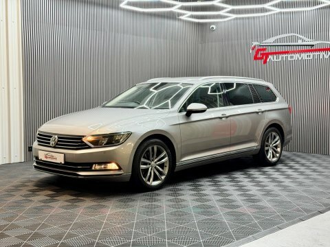 Volkswagen Passat S Black #19