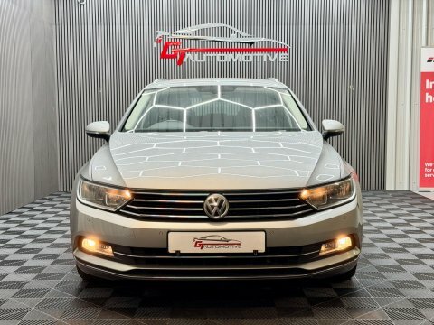 Volkswagen Passat S Black #21