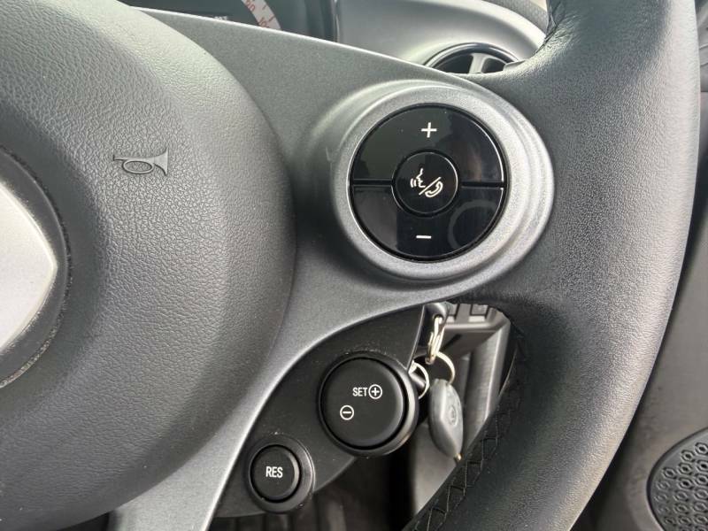 Smart Fortwo Coupe  White #18