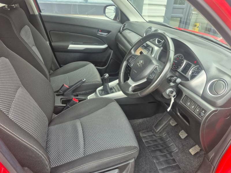 Suzuki Vitara Suv White #15