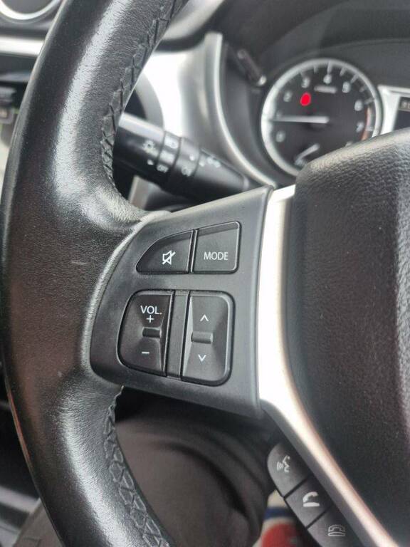 Suzuki Vitara Suv White #12