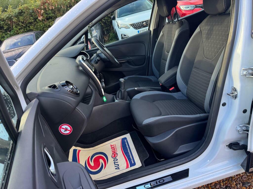 Renault Clio Hatchback Red #58