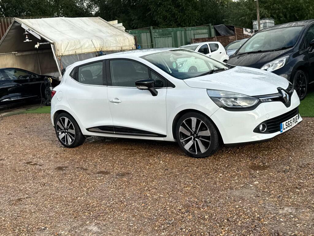 Renault Clio Hatchback Red #10