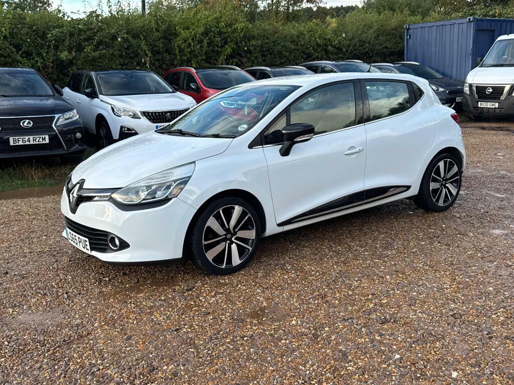 Renault Clio Hatchback Red #31