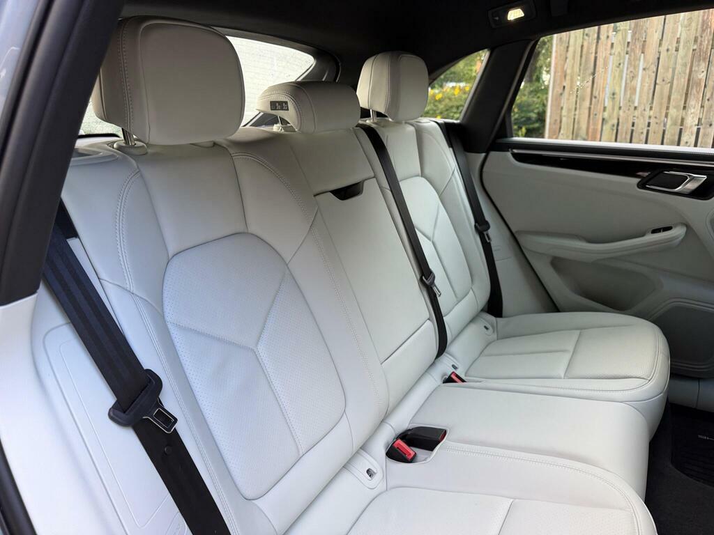 Porsche Macan Automatic Black #15
