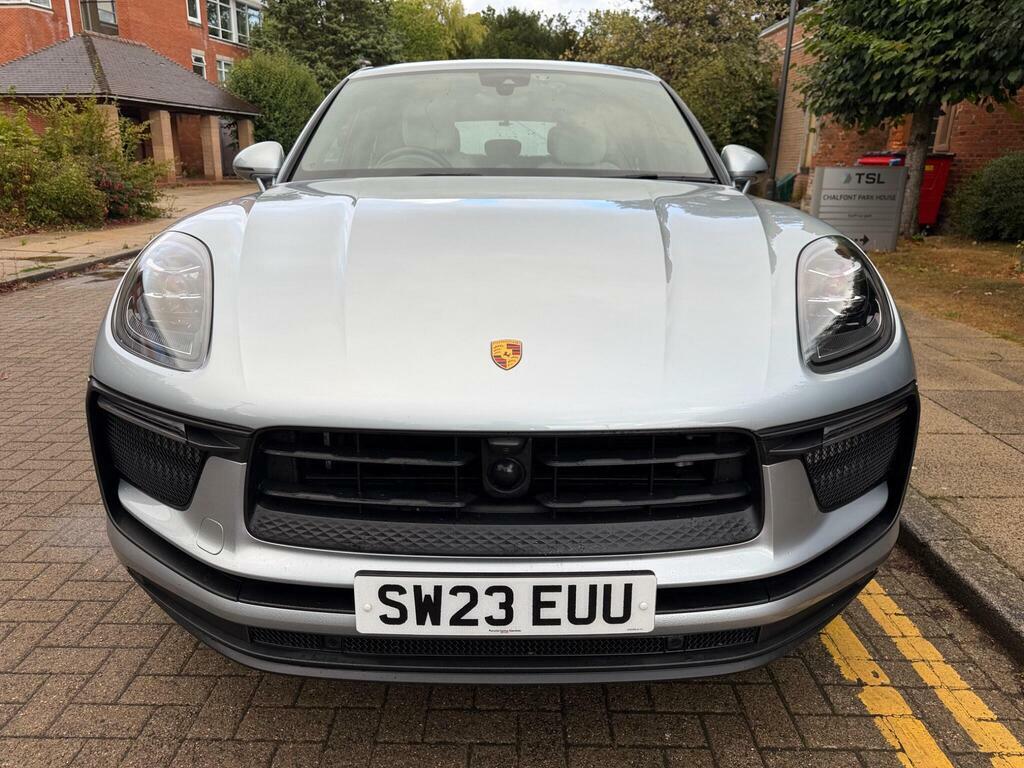 Porsche Macan Automatic Black #7