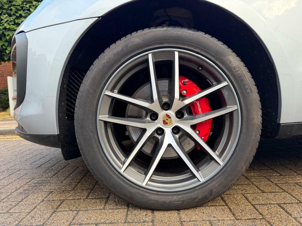 Porsche Macan Automatic Black #33