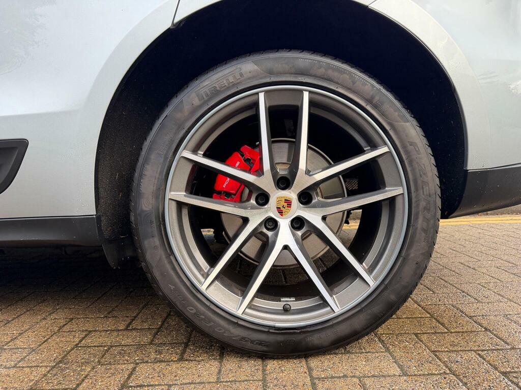 Porsche Macan Automatic Black #34