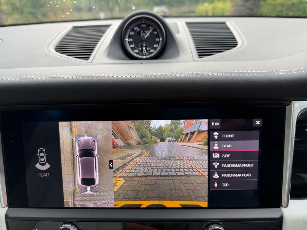 Porsche Macan Automatic Black #20