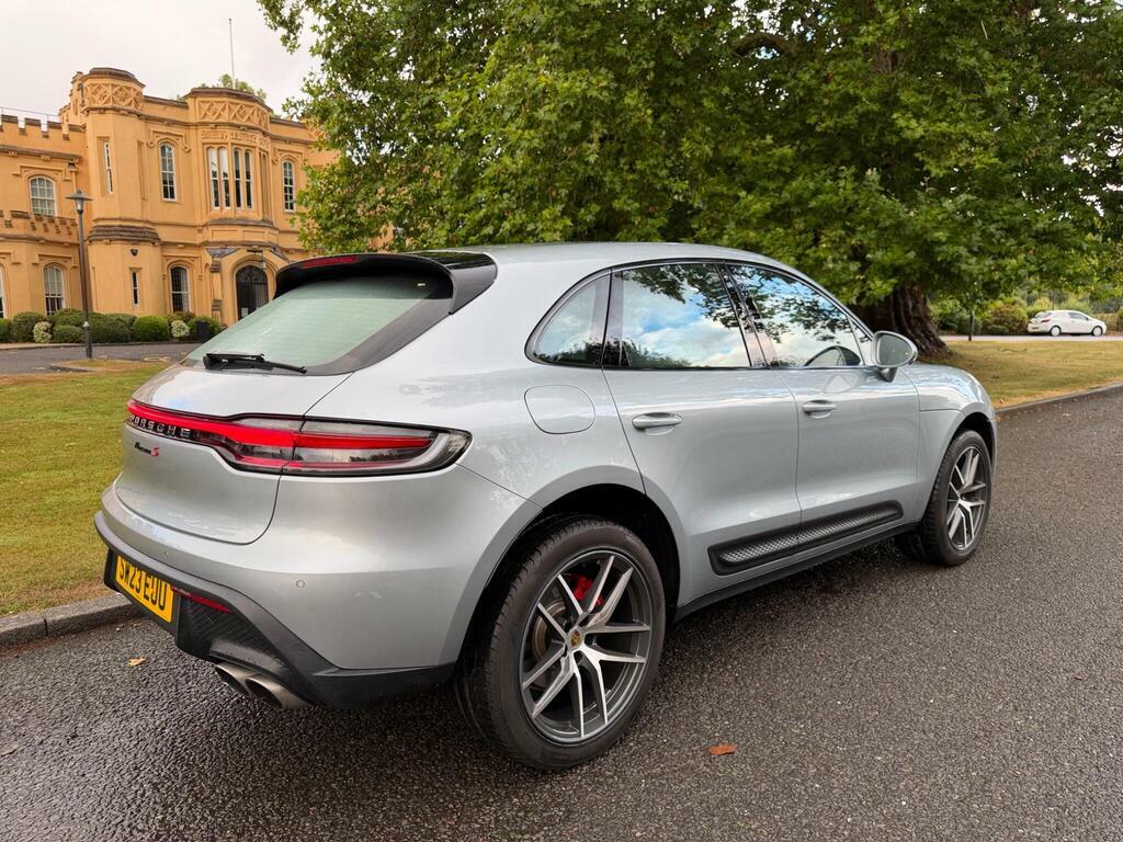 Porsche Macan Automatic Black #8