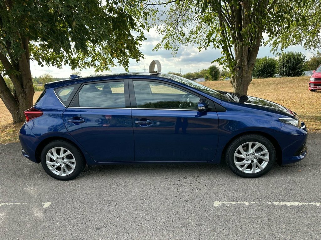 Toyota Auris 1.2L Icon Blue #2