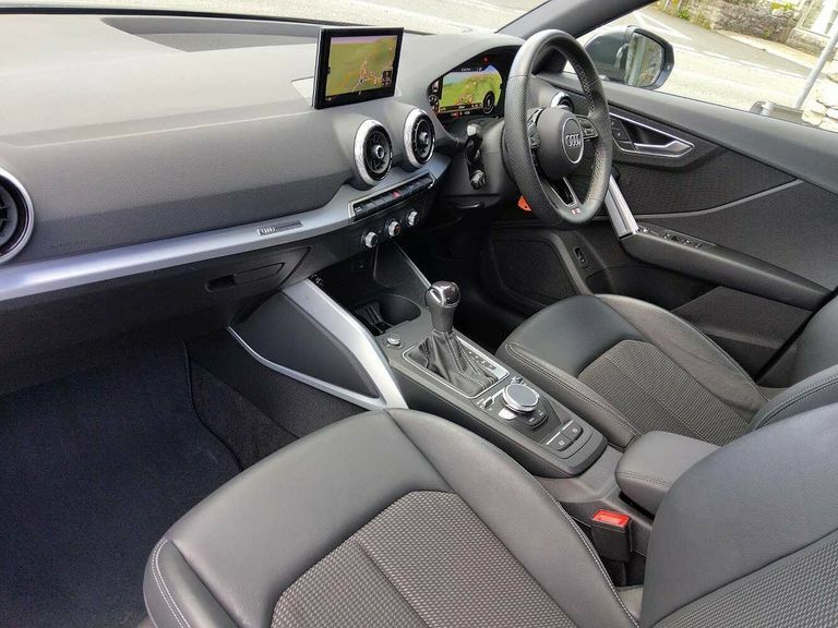 Audi Q2 S Line 35 Tfsi 150 Ps S Tronic DF23LHD Grey #2