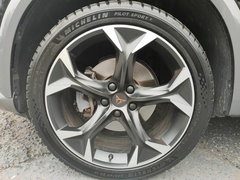 Cupra Formentor 1.5 Tsi 150 V2 Dsg Black #4