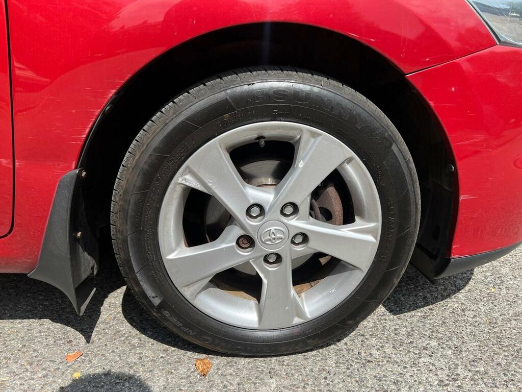 Toyota Auris 1.6 V-matic Tr Red #6