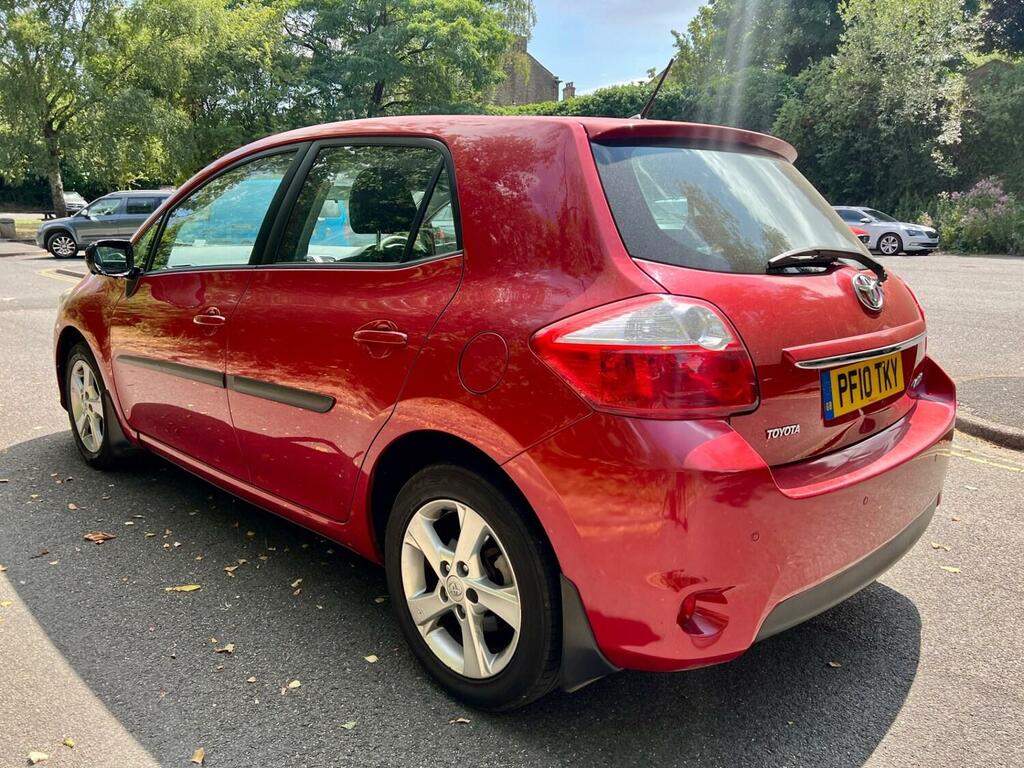 Toyota Auris 1.6 V-matic Tr Red #3