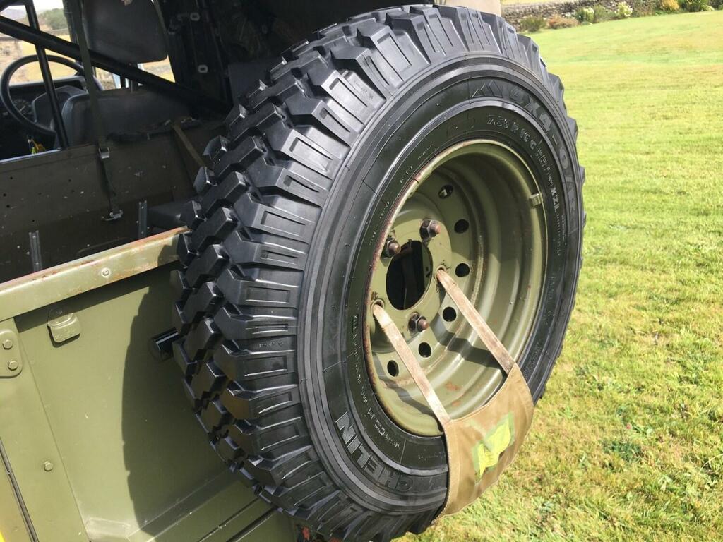 Land Rover Defender 90 90 Defender Red #8