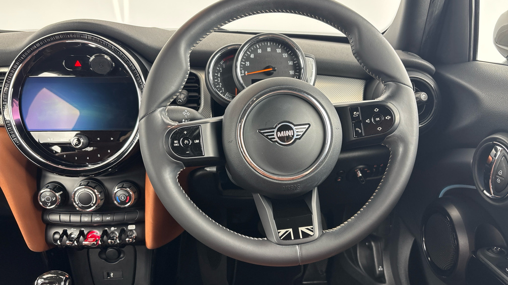 Mini Hatch 1.5 Cooper Exclusive Steptronic Euro 6 Ss Black #4