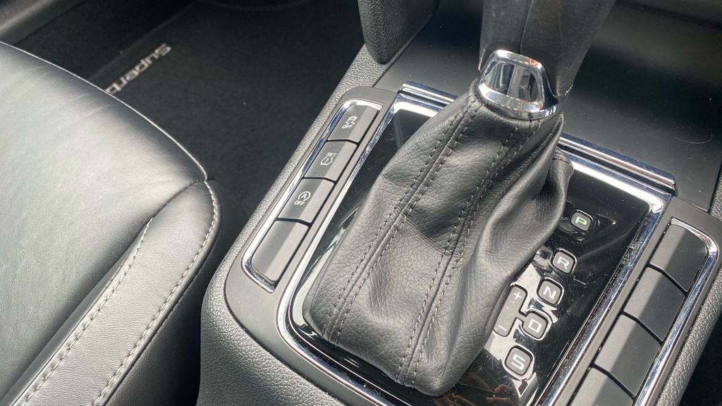 Skoda Superb Elegance Silver #19