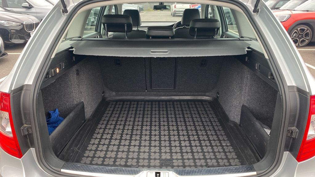 Skoda Superb Elegance Silver #13