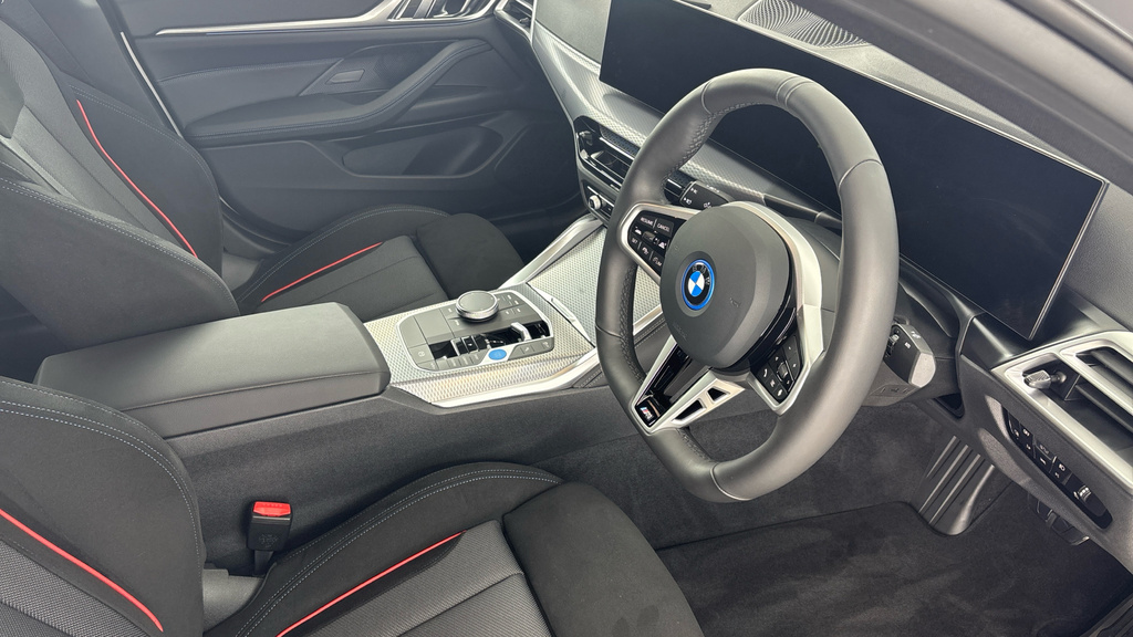 BMW i4 35 70.2Kwh M Sport Gran Coupe Edrive White #6
